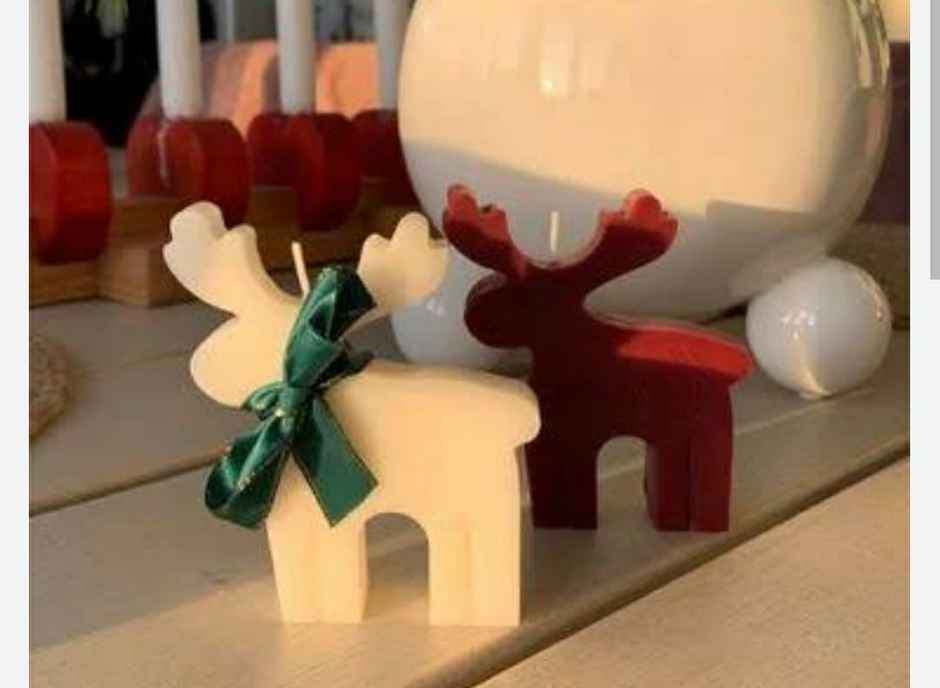 Hola Candles Reindeer Candle Assorted Colours | Mild Lavender